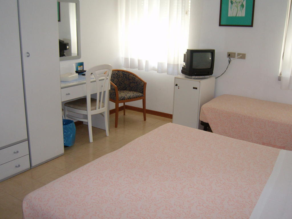 Hotel Villa Carla Grado Quarto foto