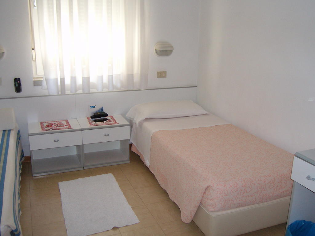 Hotel Villa Carla Grado Quarto foto